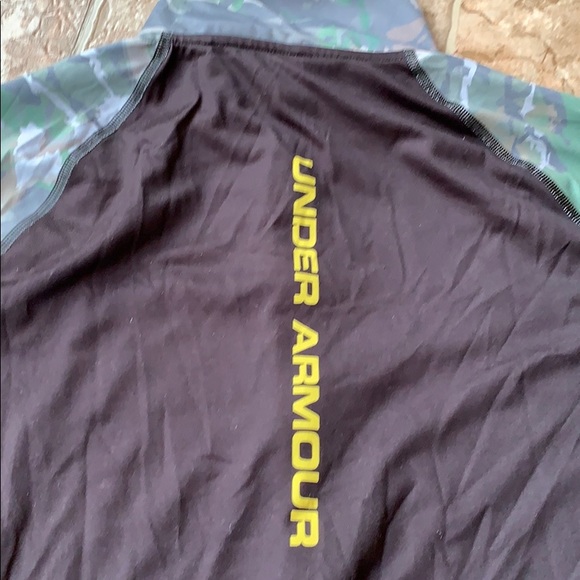 Women’s Under Armour Camo 1/2 zip pullover - Picture 5 of 6